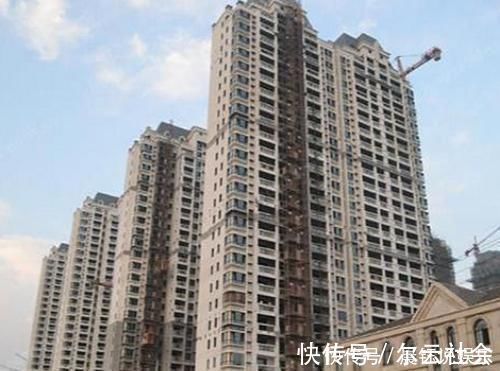 小城市|2020年明明房产过剩,为何房价还在“硬撑”开发商说了大实话