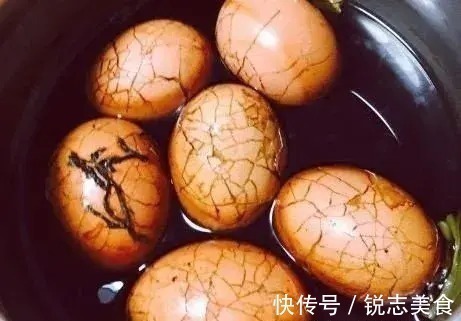 想吃茶叶蛋自己做,泡一晚第二天早餐就能吃,咸香入味花纹深