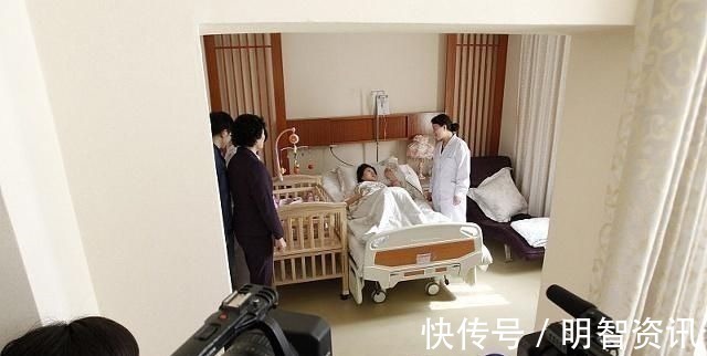 羊水|分娩刚结束,产妇说了句“想上厕所”,医生需要再次进行手术