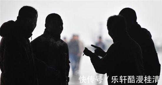 丽丽|宝妈带3岁儿子进更衣室,大妈直呼自己被看光,网友评论一边倒