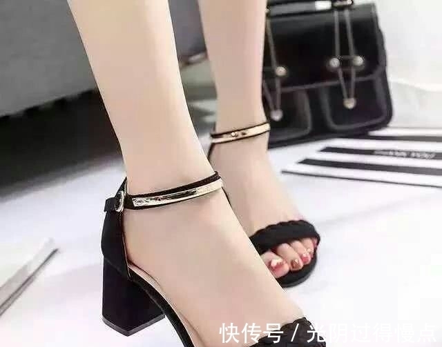 高跟鞋 40女人夏季凉鞋应该怎样穿?这些凉鞋既舒适又减龄时尚