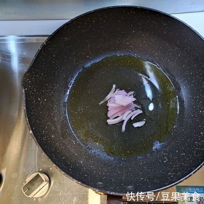 番茄|第一次做番茄大白菜汤就一致好评,从此做菜就有了自信