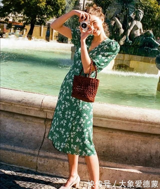 脚踝 高跟鞋失宠了，今年流行这双“奶奶鞋”，搭阔腿裤，时髦还显瘦！