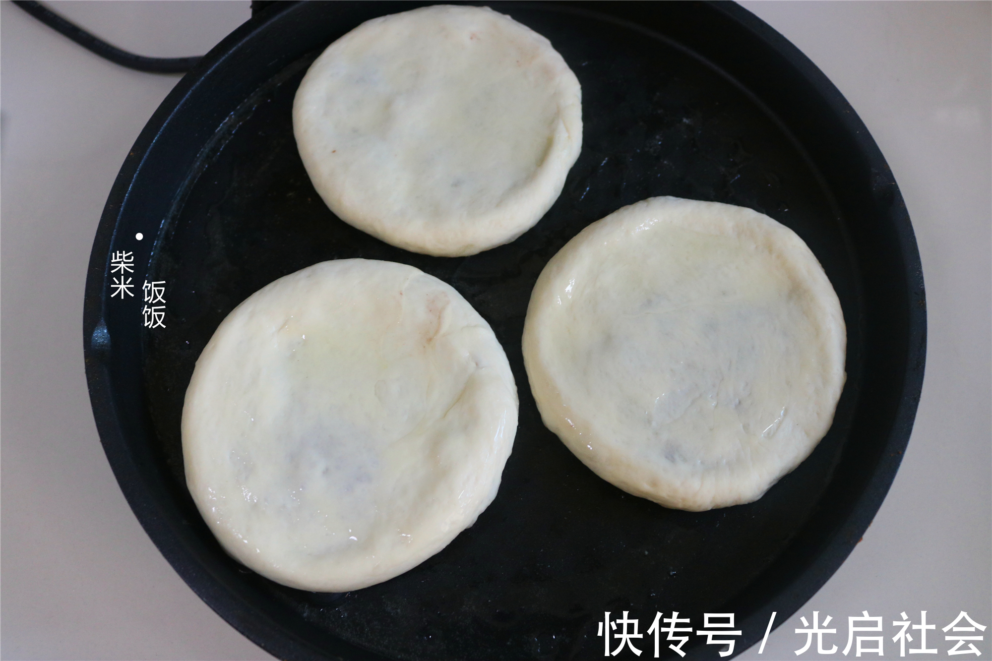 豆沙馅|这小饼太好吃了，外皮酥香，饼内柔软，没有菜也能吃两个