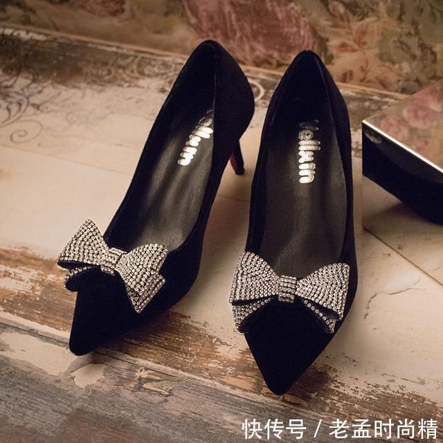高跟鞋|五款绒面尖头高跟鞋,爱上细跟带来的自信与魅力,闺蜜看了也想要