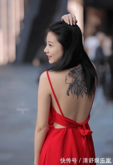 量感 最有魅力的“吊带裙”,当看后面时,你还想看前面