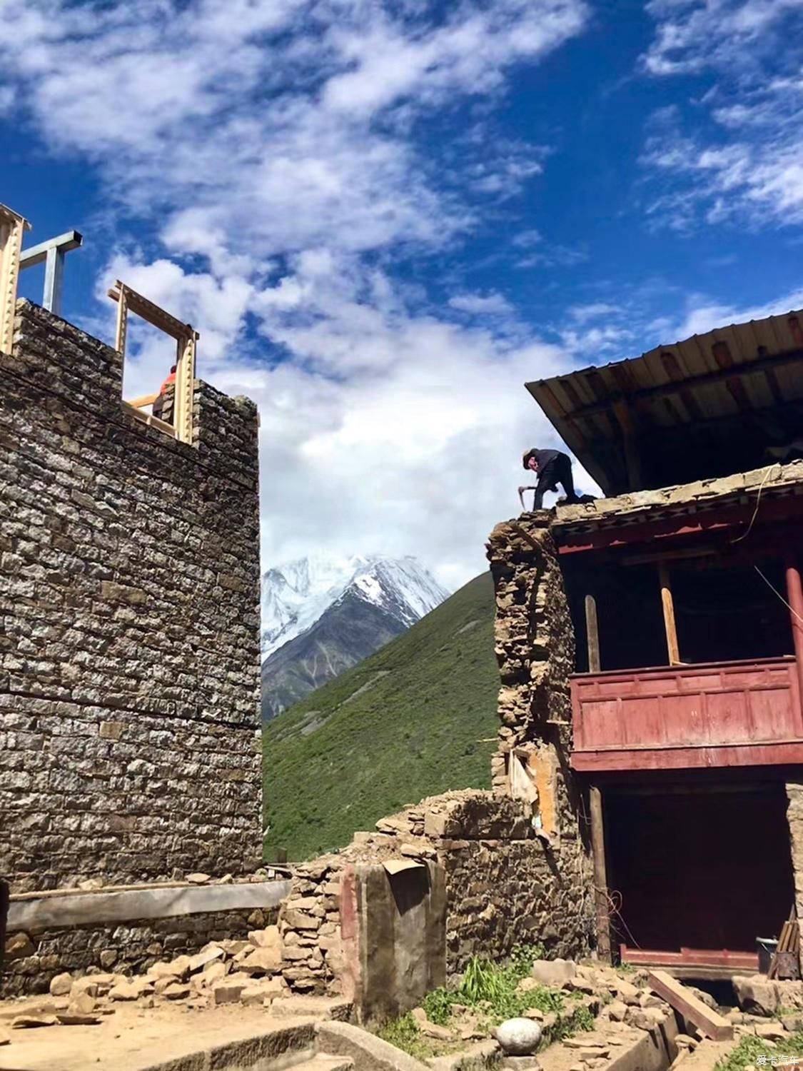 贡嘎穿越丨雪山神湖，云海晚霞，古寺星辰，总有一处风景能温暖你