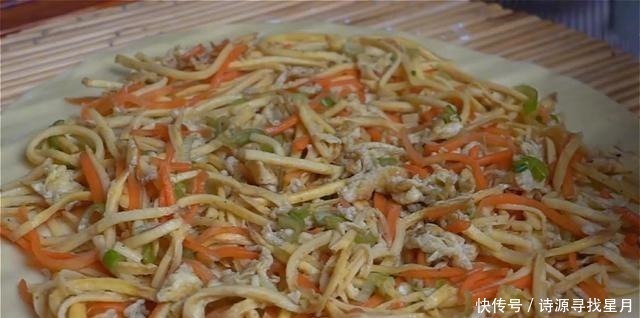 面片|玉米面这样做真好吃，一擀一煎，5分钟出锅，连吃一个月都不腻