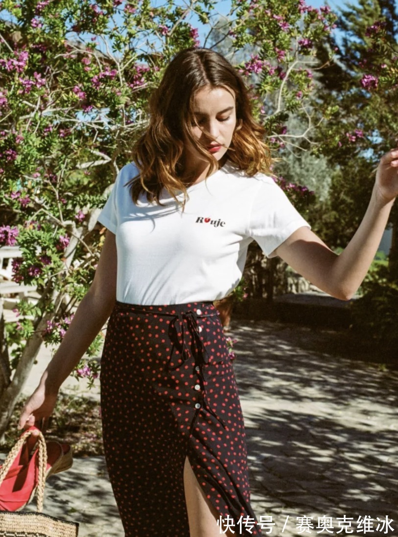 p这13条半裙，让T恤更完美！