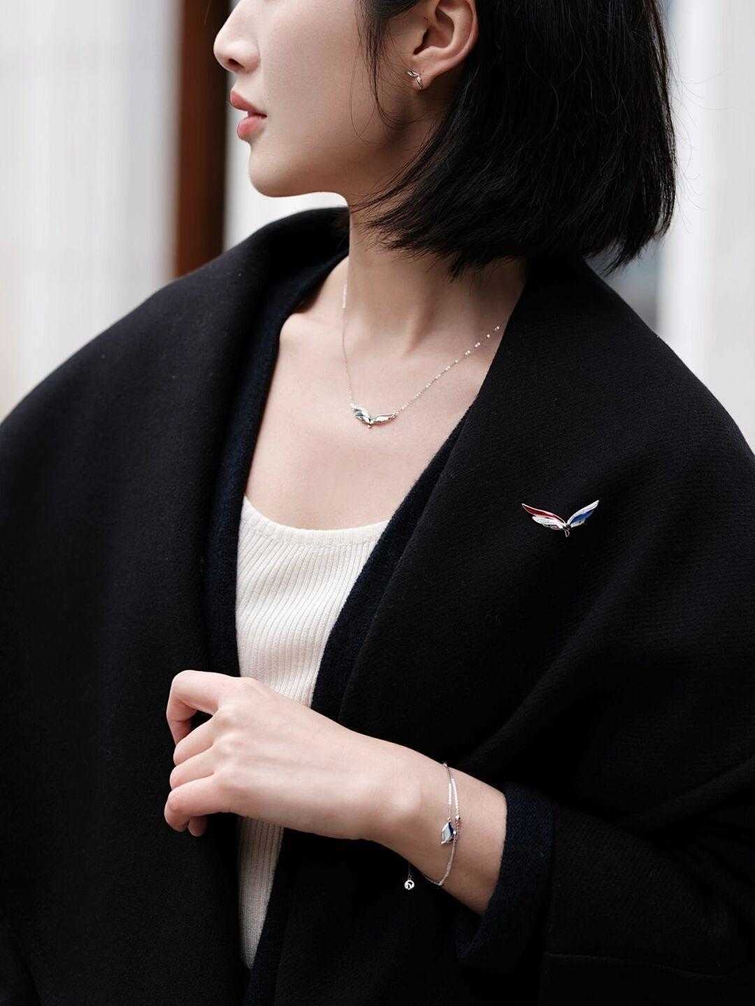 深冬|深冬穿黑色大衣才是最正确的选择,低调简约又有格调,安全感满满