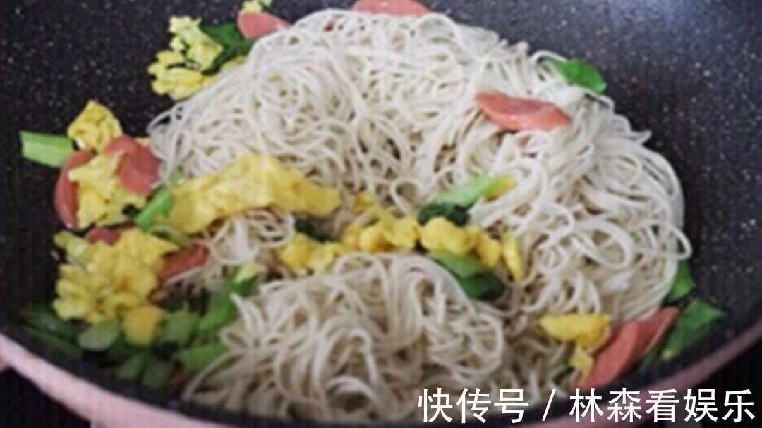 做法|路边摊上偷学来的炒面做法，学会你也可以去摆摊了，味道超级赞！