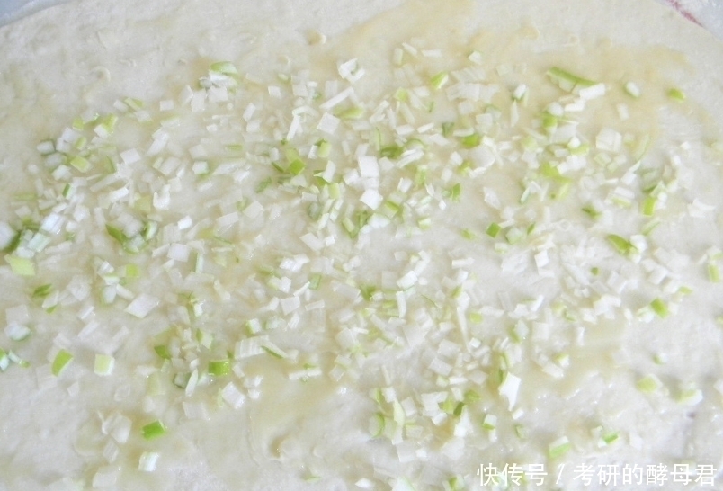 面用|烙饼又干又硬是和面用错了水,牢记3点,饼柔软筋道,放凉不硬
