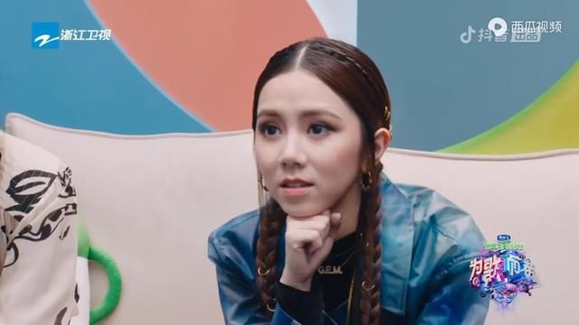 《为歌而赞》引热议:阿云嘎的音乐剧,靠这两点冲破职业困境