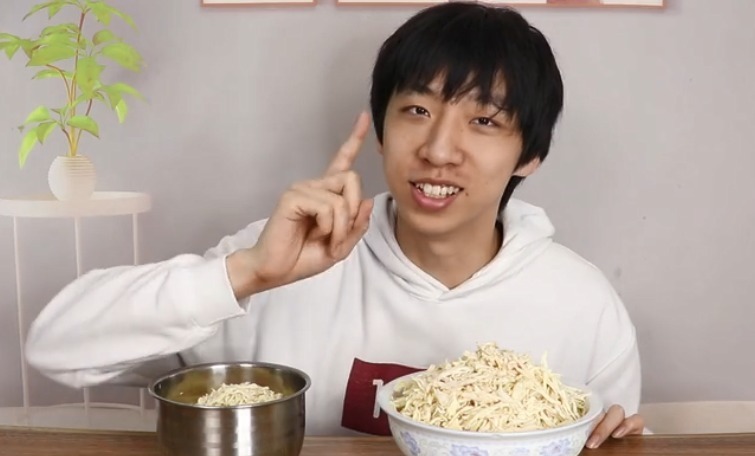 鸡胸肉|用鸡胸肉做肉松成率也太高了,五斤做出满满一大盘,网友:太值得一试