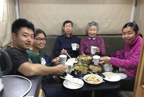 父母|从血缘关系上,谁才是我们最亲的人?父母?兄妹?答案你想不到!