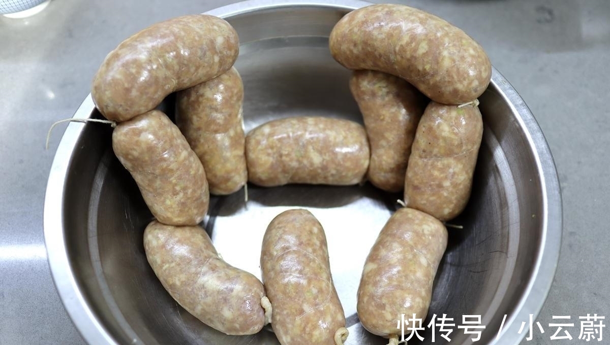 羊肠|一盆肉一根肠衣，教你做0淀粉0添加剂脆皮肠，香嫩健康吃着放心