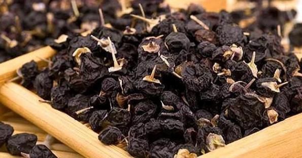 女人奔四后,常吃四种碱性食物,激发雌激素,女人味十足