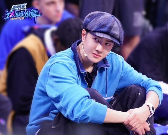 王一博成4位队长中的严厉担当，拒绝日本舞者被赞，难怪央媒也夸