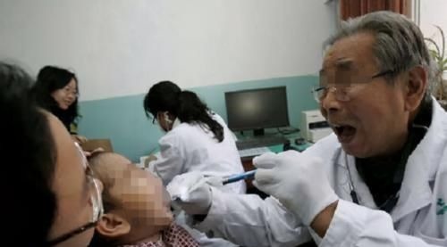 儿科医生|排队3小时看病5分钟?孩子高烧39度,宝妈一个举动惹怒众人