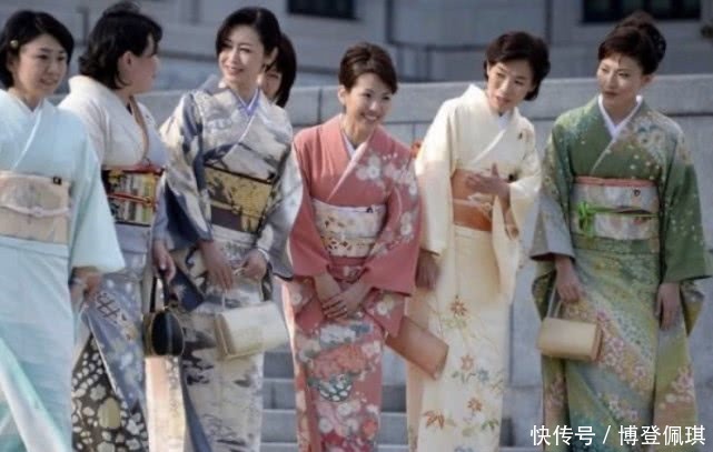 日本女性所穿的和服 背后的 枕头 到底是什么东西 有什么用 全网搜