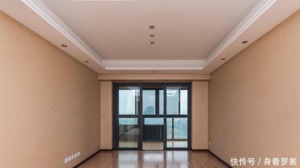 新房买了精装房, 交房时“愣住”了, 这就是所谓的“精装房”
