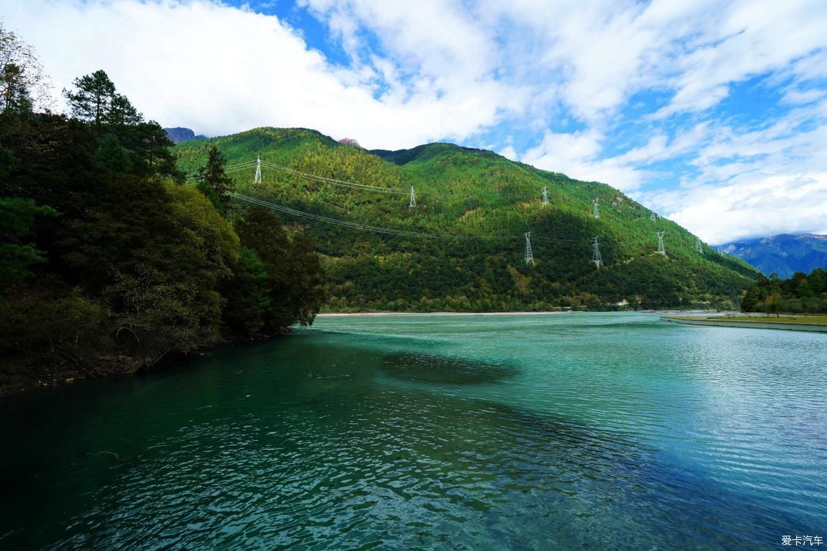 独自自驾游 欣赏最美的岗云杉林 体验环藏之旅的慢生活