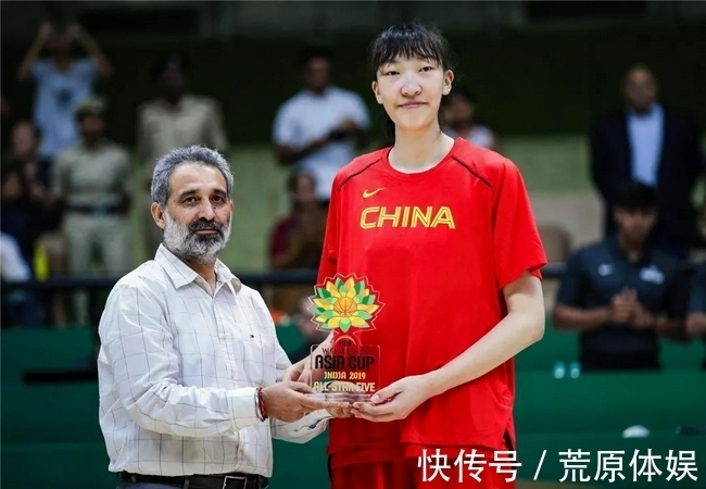 韩旭|李月汝对阵韩旭,WCBA领头羊赛季首败,14胜0负的较量