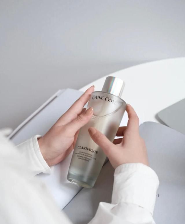 四种“鬼打墙”的化妆水:极光水比粉水好,原生液嫩肤很明显!