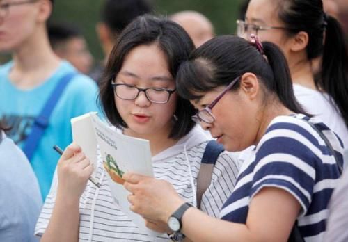 未来5年适合女生的大学专业，毕业后工作稳定，福利待遇好