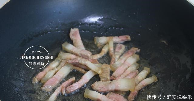 家里没青菜又不能出门时,不妨试试这道小炒,加一点点肉就超下饭