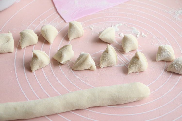 我家最爱的素馅饺子，每次都要吃撑，比肉馅好吃，要多吃