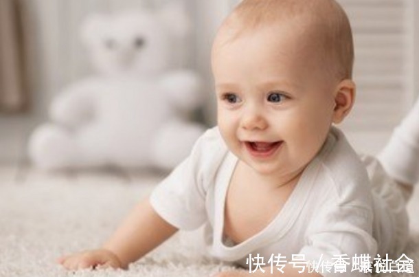 儿科医生|宝宝多大适合抬头训练?别以为越早越好,可能影响宝宝脊椎发育