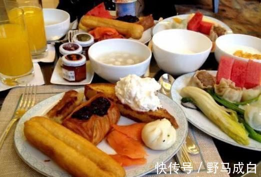 时间点|一天中血糖最易升高的2个“时间点”，做好2件事，血糖慢慢平稳！