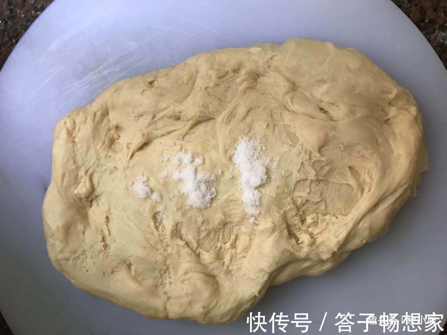 黄油|做面包时,不用烤箱,多加一步就能快速揉出膜,蒸好的面包松软拉