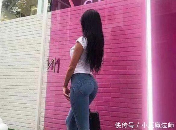 紧致|美女穿搭小姐姐爱穿紧致的牛仔裤,秀出青春的气息,火辣又迷人