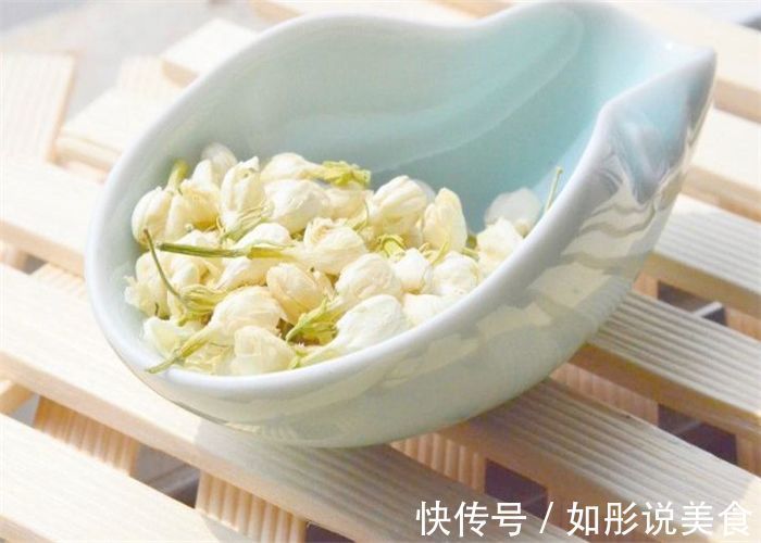 “炖羊肉”别只会加姜片,多加这一味,不腥不腻,吃起来特别香!