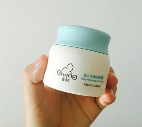 被受吹捧的国货面霜：百雀羚补水，启初滋润，花钰集美白！