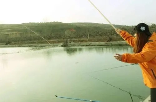 垂钓大师分享找鱼窝技巧,鱼儿在窝惊都惊不走!太过瘾了