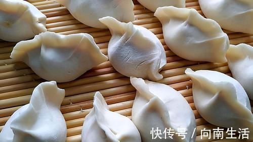 焯水|调萝卜馅,下锅焯水还是用盐杀水?学会这么做,味道更香还不出水