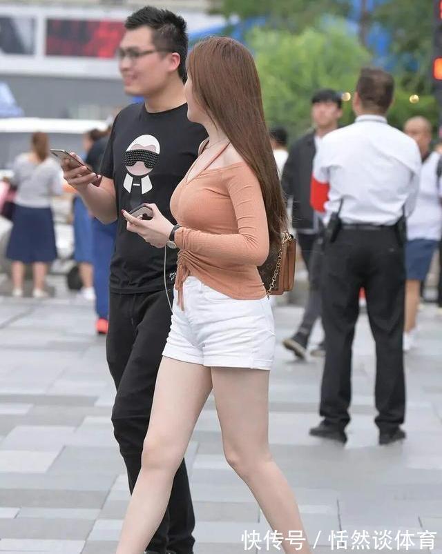 帆布鞋|打底裤带来魅惑体态,穿出干净清爽气息,修饰身材的缺点