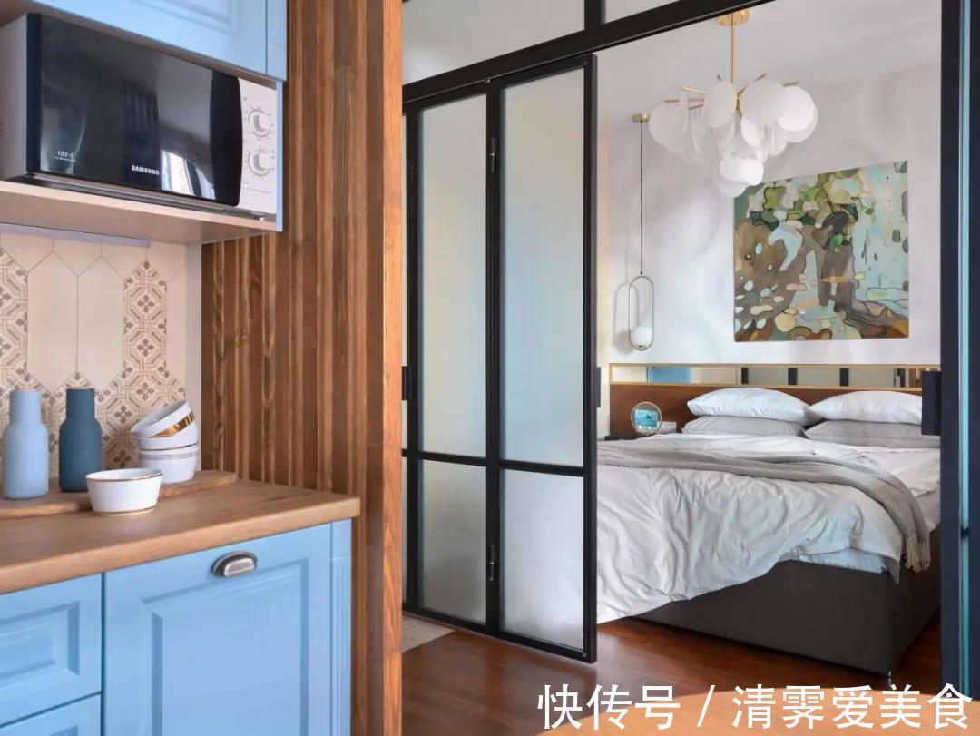 卧室|女孩买35㎡一室，玻璃隔断卧室挤出衣帽间，用心打扮生活同样精彩