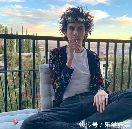 滑板 撩LV总监，穿10W天价球鞋，他是我见过最“烧钱”的板仔！