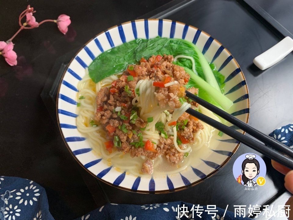 味道|晒晒早餐,10分钟就端上桌,做法简单,味道却特别赞,老少都爱吃