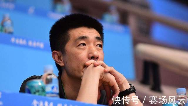 主教练|2位助理教练即将离开!郎平团队骨干只剩赖亚文,中国女排缺教练