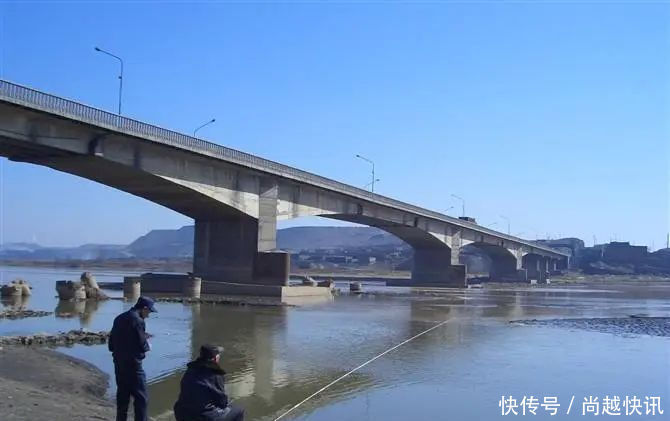 到了三伏天,我就只在这3个钓点下竿,气温再高也能接连上鱼