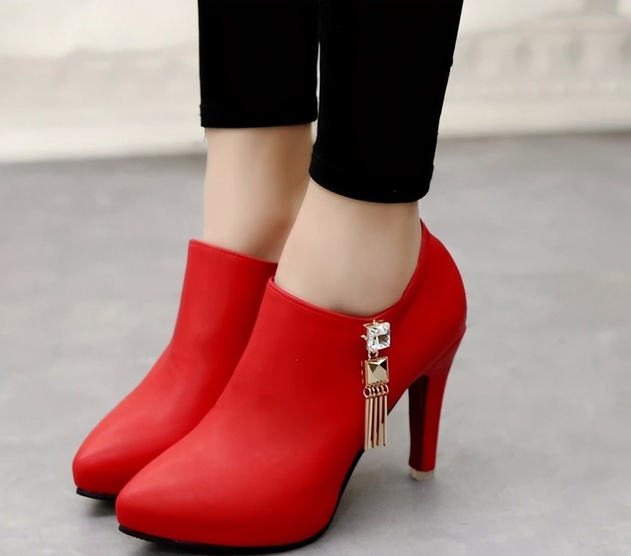 迷人 尖头细跟高跟鞋,你想怎么迷人就怎么迷人