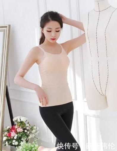 柔弱美丽的打底裤美少女,S型曲线让人眼前一亮