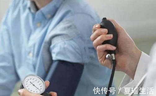 诱发|高血压“祸根”不光是盐,医生提醒2种水多喝1口,血压就涨1分