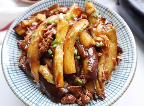 做茄子掌握不好放多少油，牢记这3点，茄子不油不腻，特下饭！