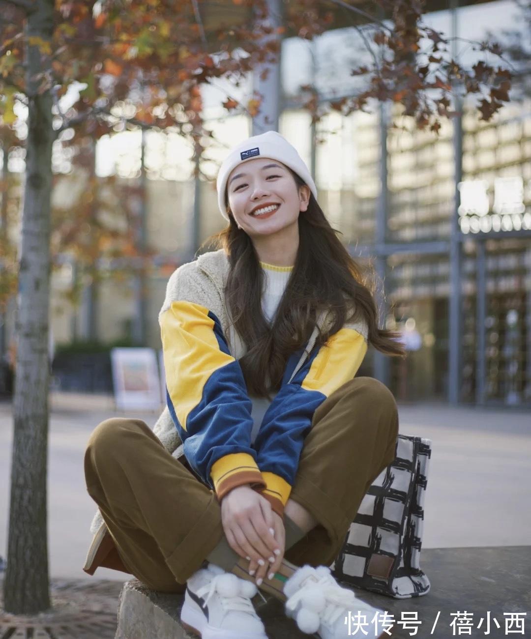 五分裤|冬季赶时髦就穿“羊羔毛外套”,温暖又时髦,配裤子、裙子都好看